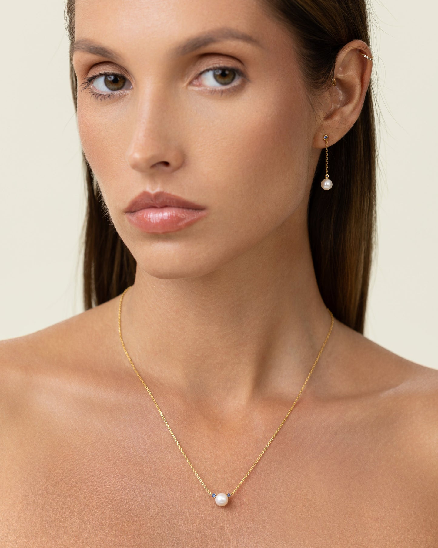 Pearl necklace with blue sapphires with adjustable chain