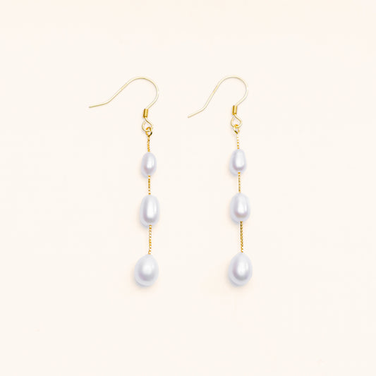 Freshwater pearl jewelry by Pearl Luna in sterling silver and 18k gold