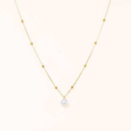 Close-up of genuine freshwater pearls in a Pearl Luna piece