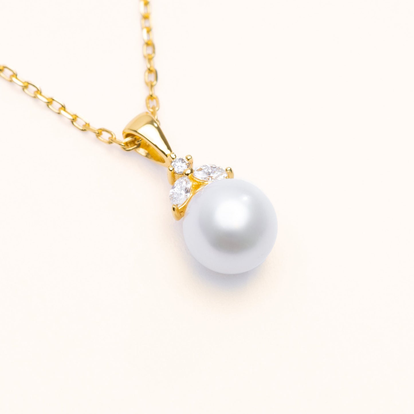 Pearlfruit Pendant (Diamond)